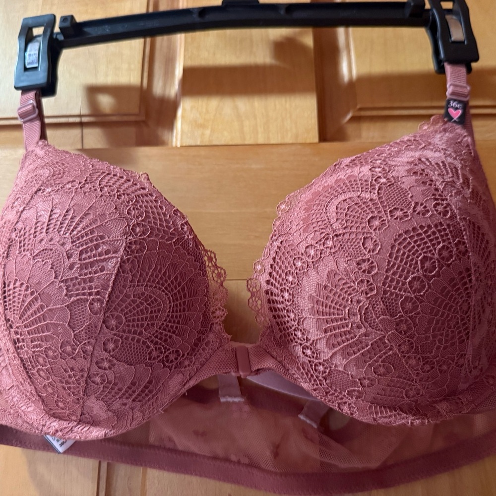 Victoria's Secret Lace Push-Up Bra in Mauve